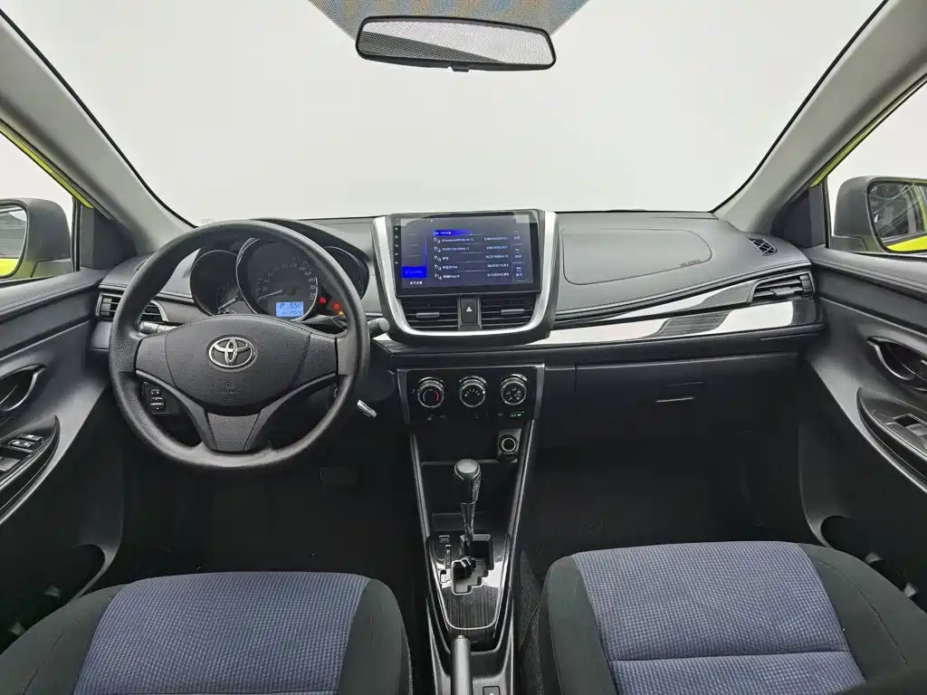 Toyota Yaris L 2019