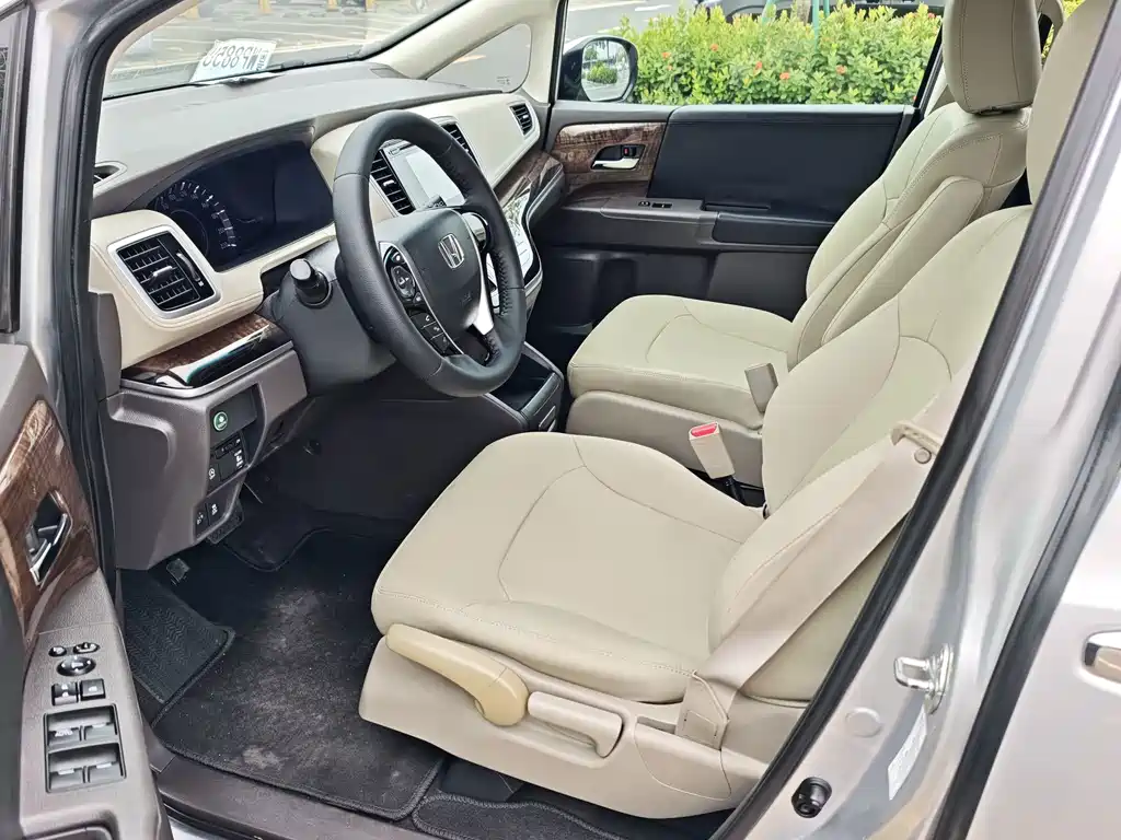 Honda Odyssey 2015 — фото 15