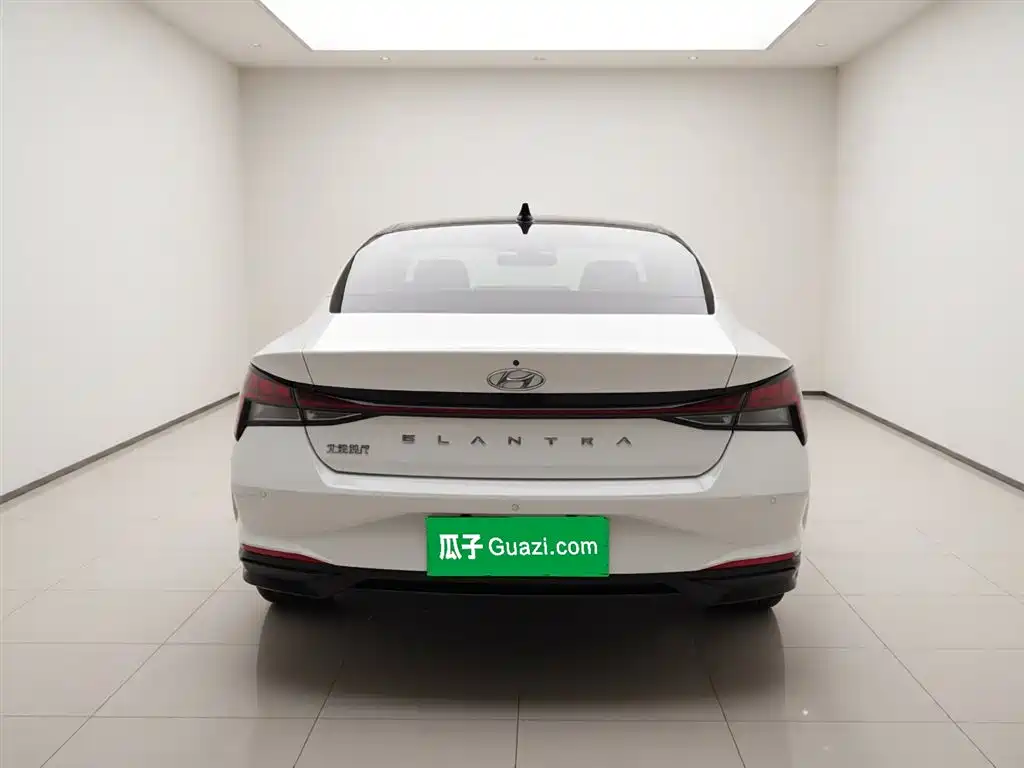 Hyundai Elantra 2021 — фото 24