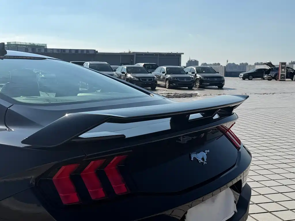 Ford Mustang 2025 — фото 12