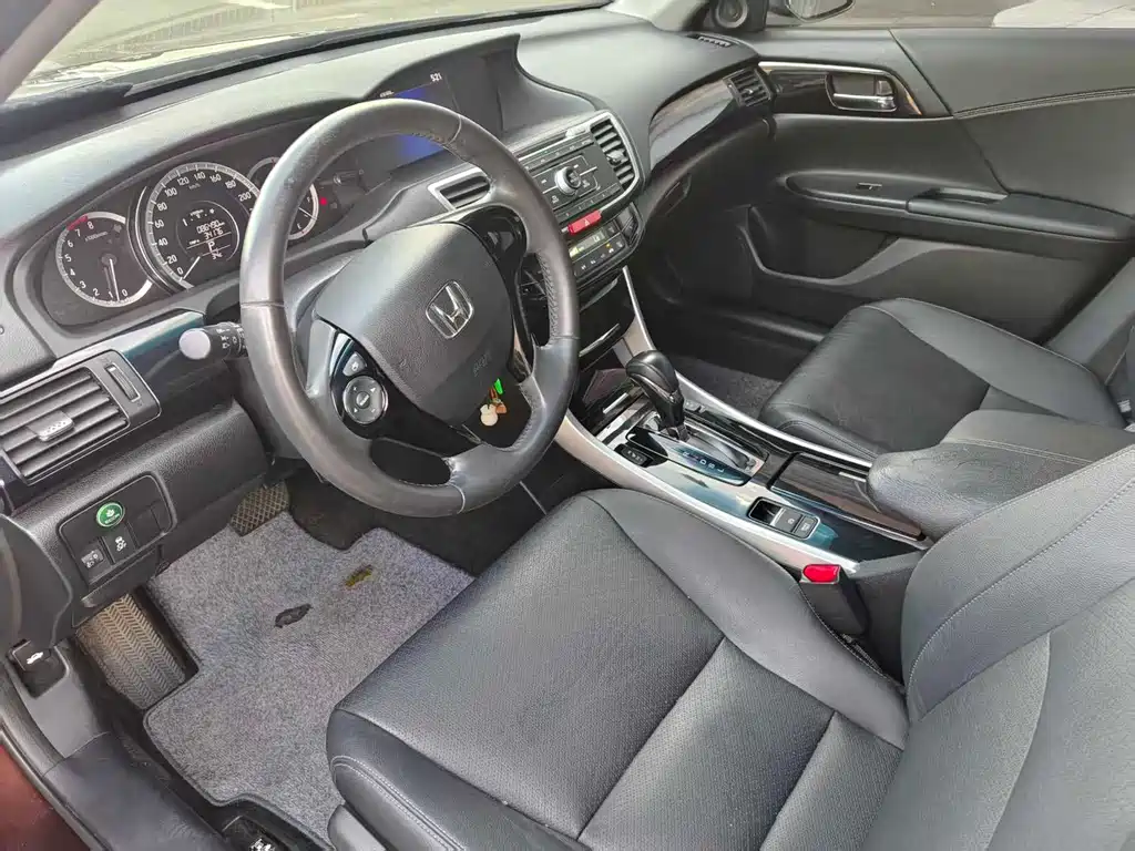 Honda Accord 2017 — фото 11