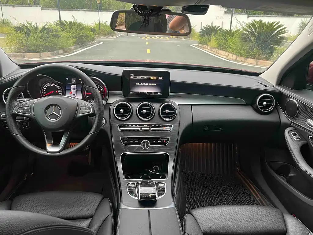 Mercedes-Benz C-Class 2018 — фото 9
