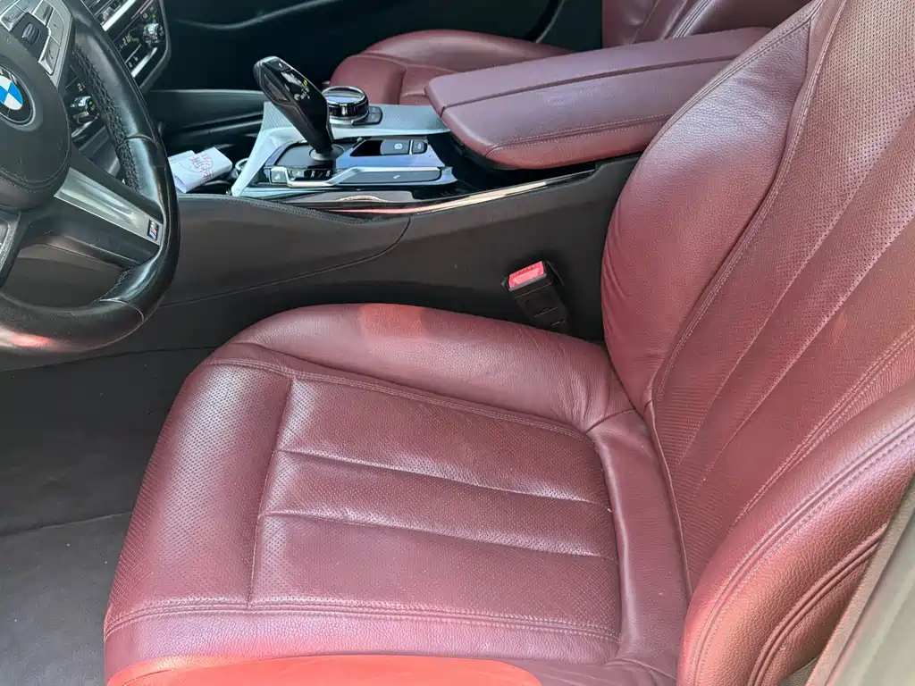 BMW 5 Series 2017 — фото 13