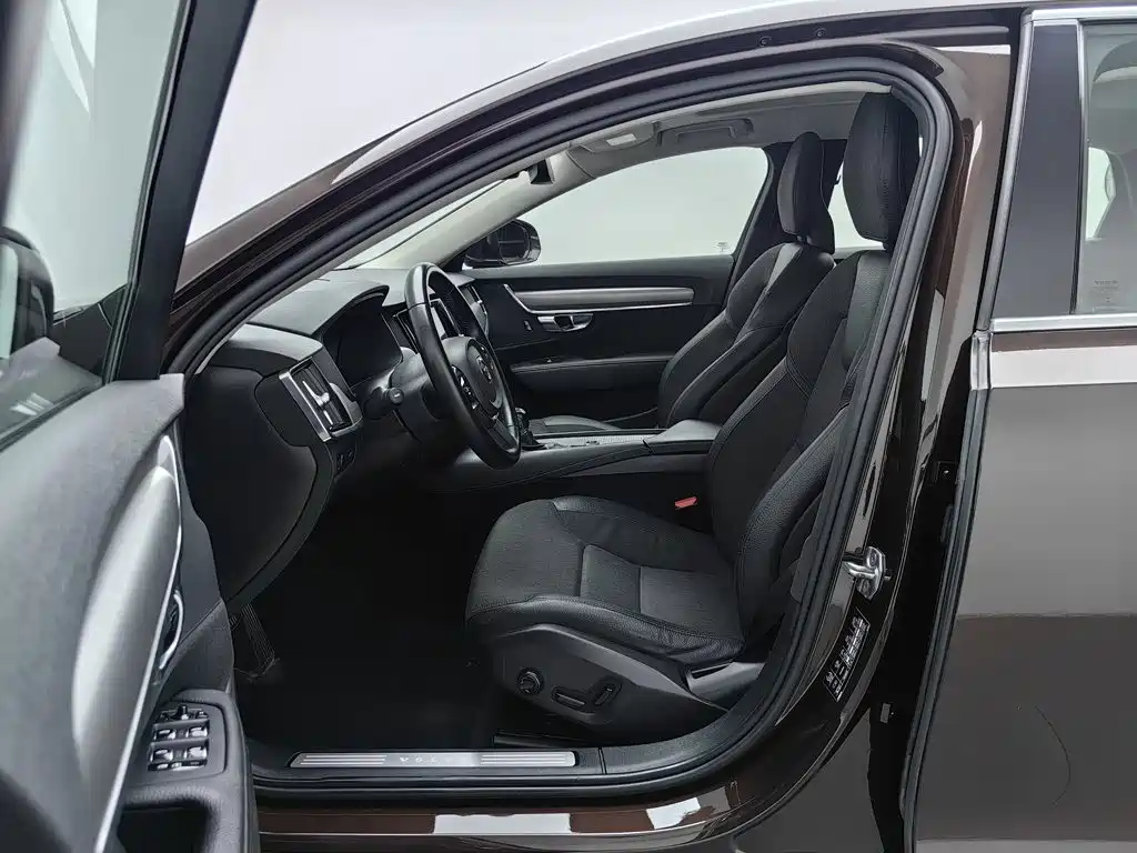 Volvo S90 2019 — фото 10