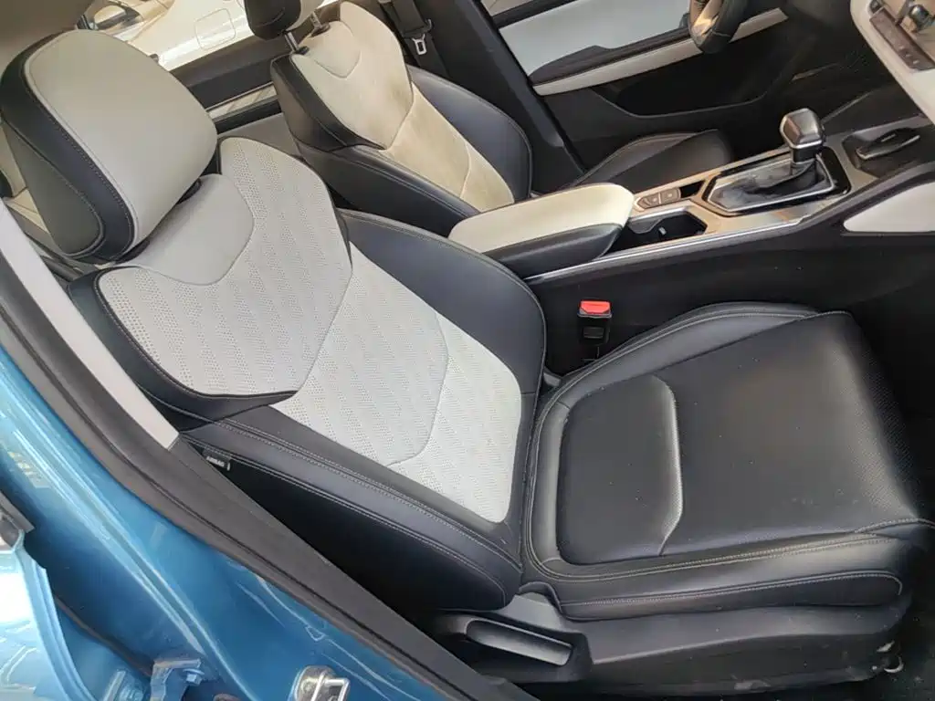 Geely Emgrand L 2022 — фото 25