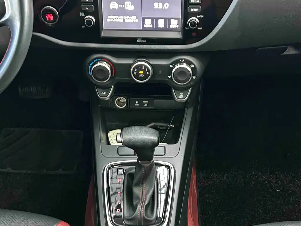 Kia KX Cross 2019 — фото 25