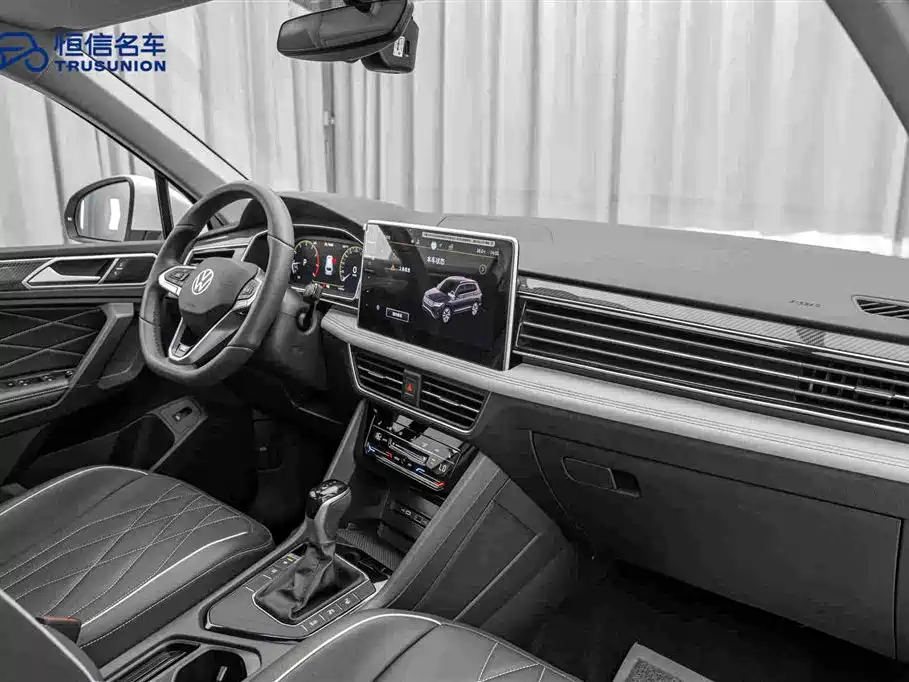 Volkswagen Tiguan L 2024 — фото 14