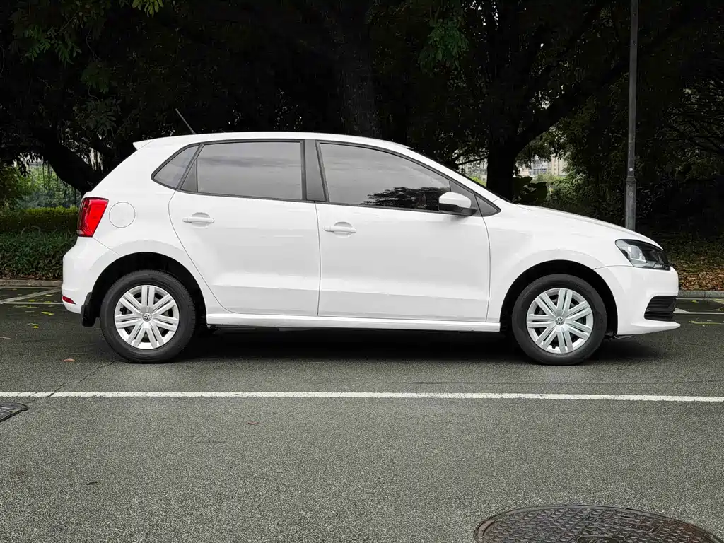 Volkswagen Polo 2017 — фото 10