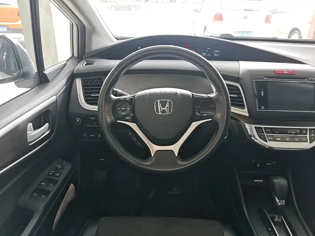 Honda Jade 2015 — фото 11