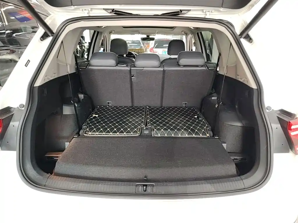 Volkswagen Tiguan L 2020 — фото 19