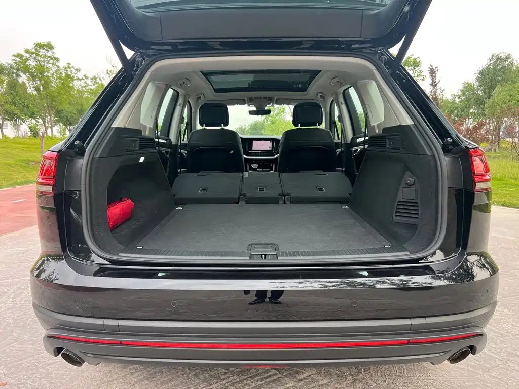 Volkswagen Touareg 2019 — фото 24