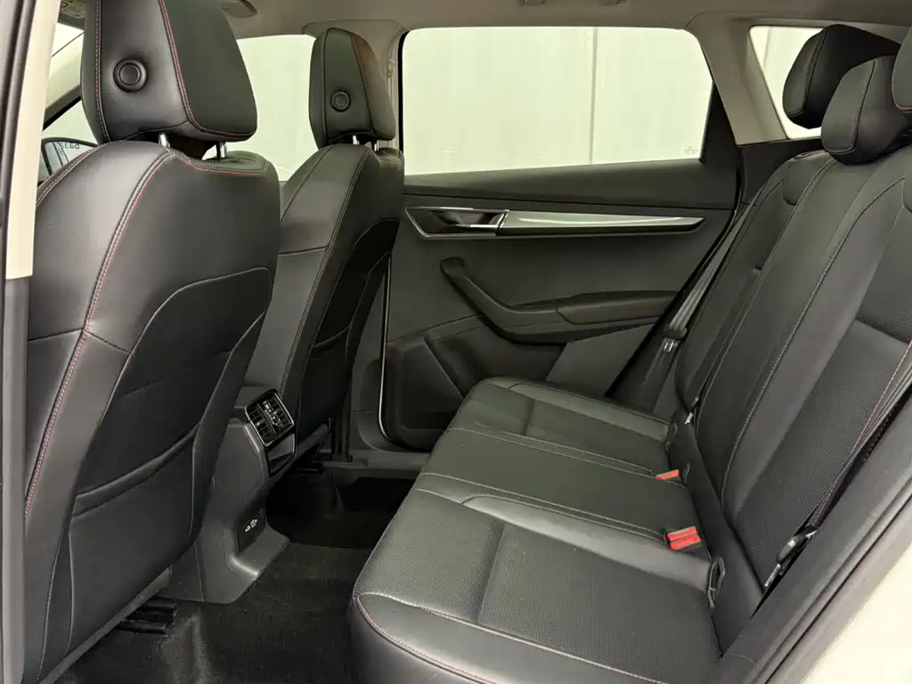 Skoda Karoq 2021 — фото 12