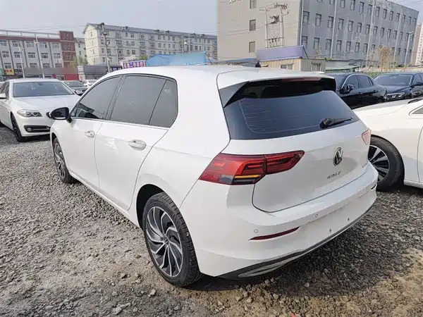 Volkswagen Golf 2021