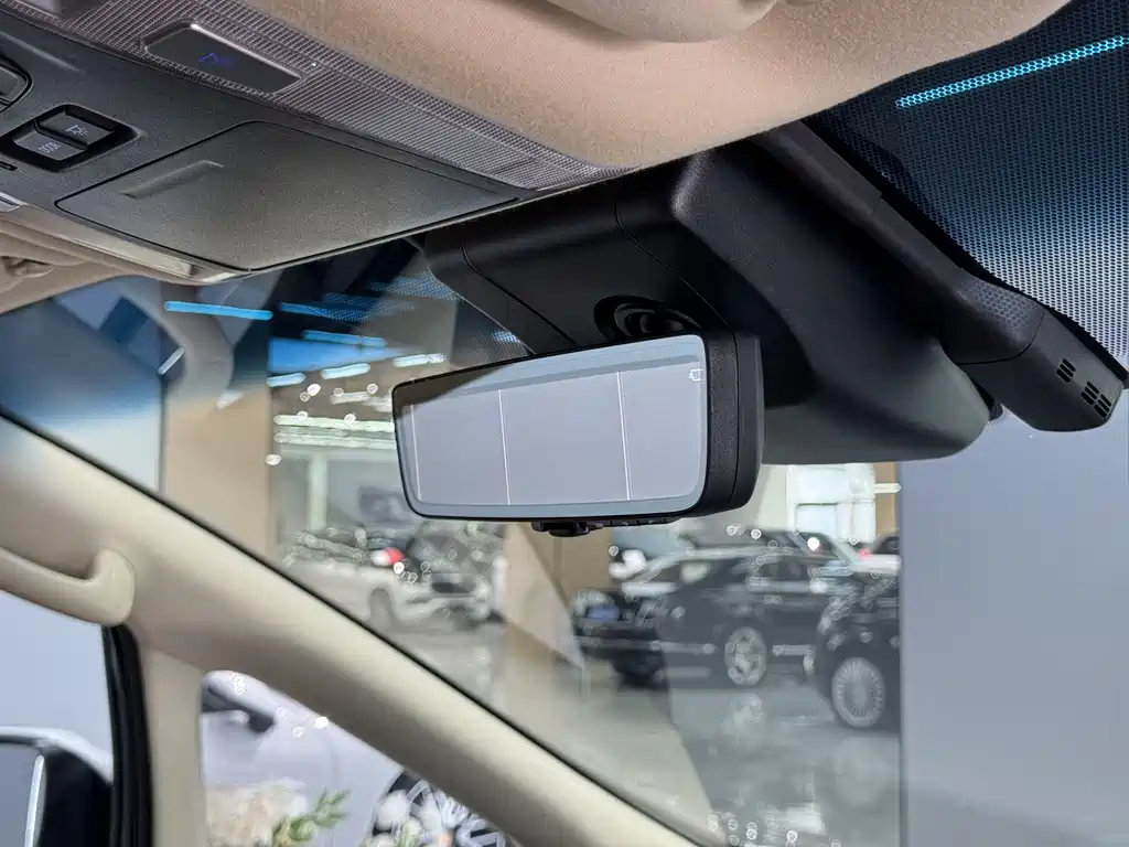 Toyota Alphard 2020 — фото 16