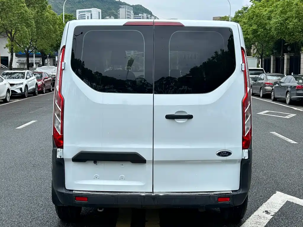 Ford Transit 2021 — фото 5