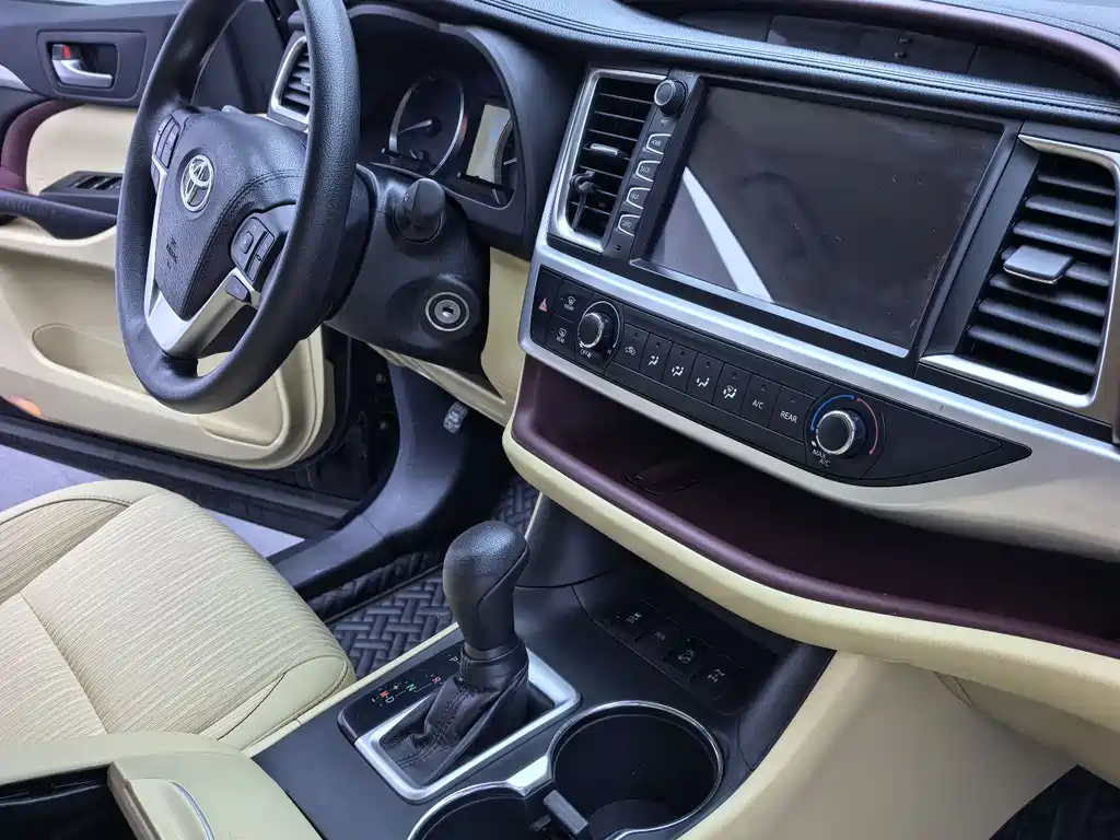 Toyota Highlander 2016 — фото 13