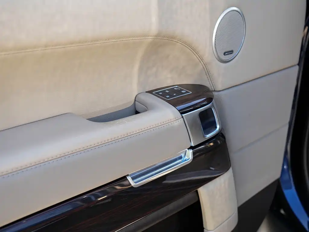 Land Rover Range Rover 2017 — фото 11