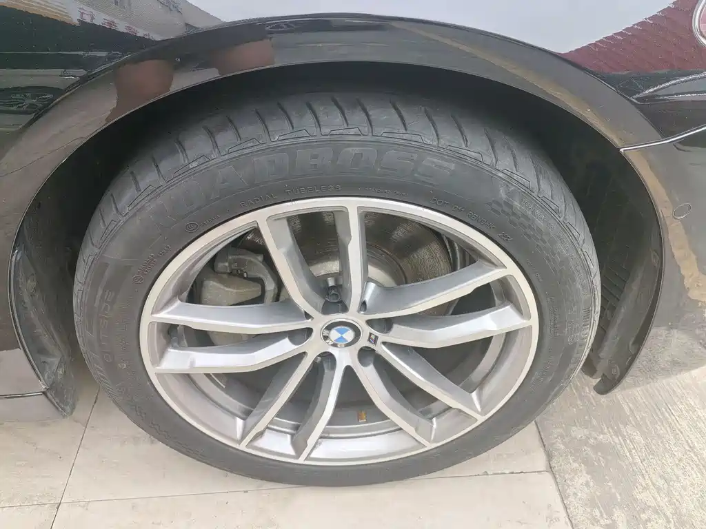 BMW 5 Series 2019 — фото 11