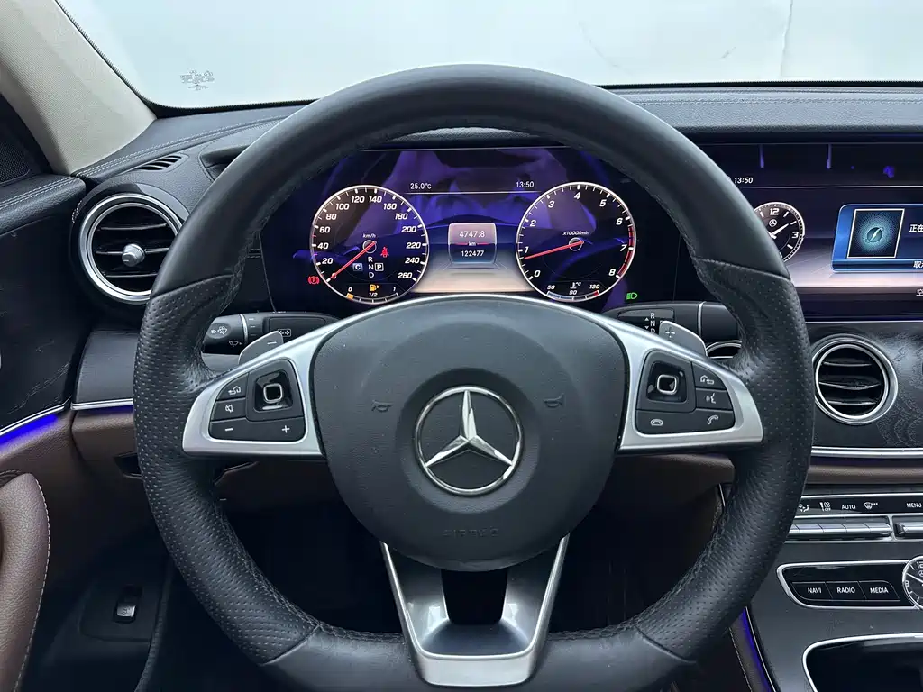 Mercedes-Benz E-Class 2018 — фото 12