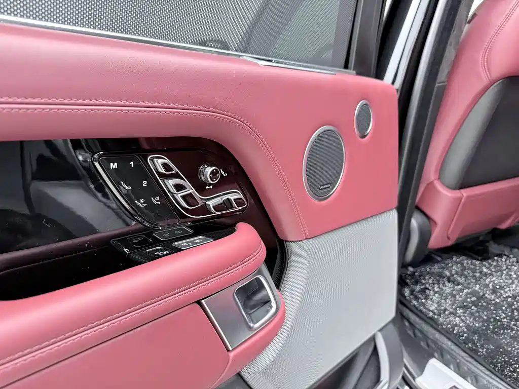 Land Rover Range Rover 2022 — фото 12