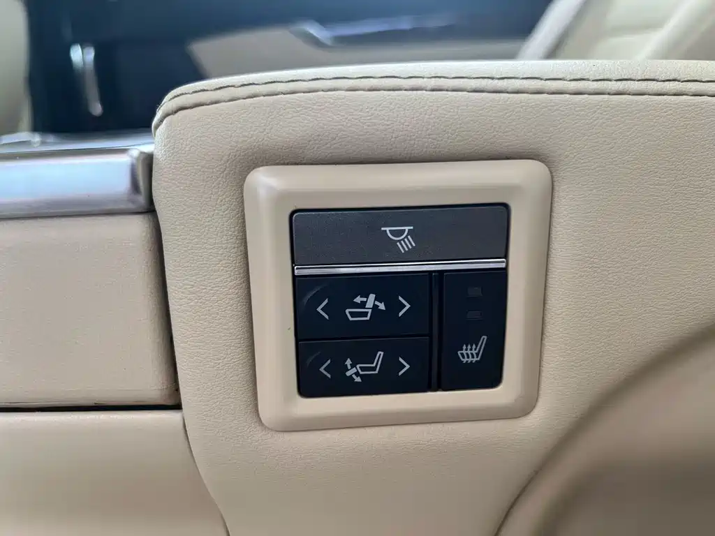 Toyota Alphard 2023 — фото 11