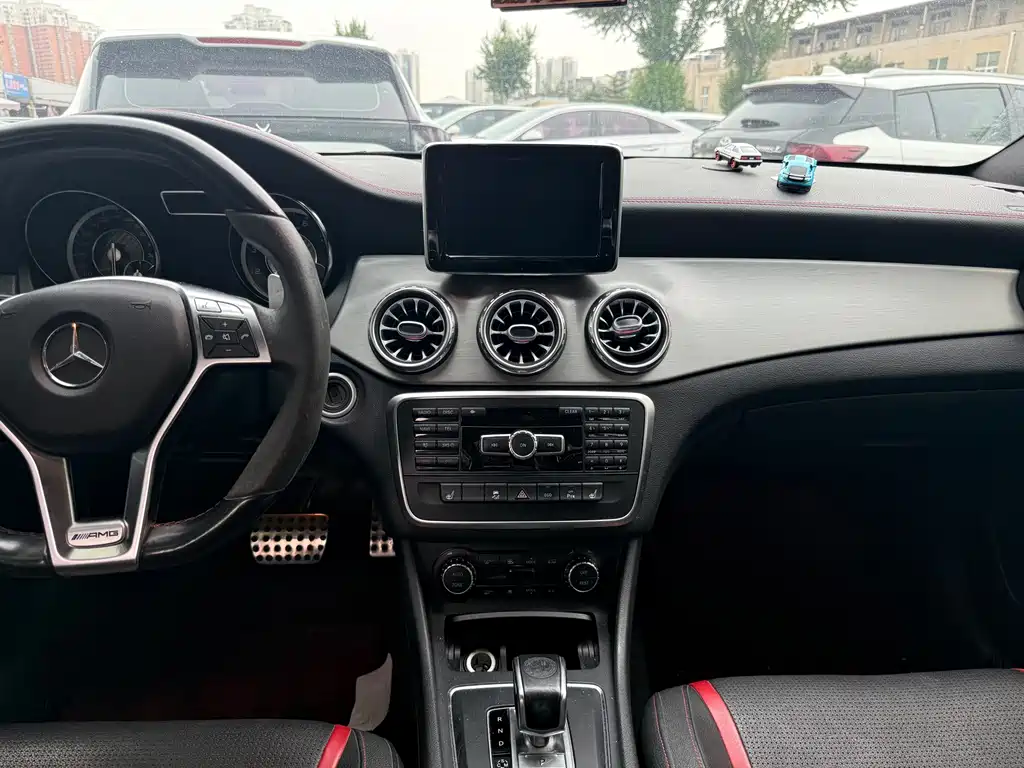 Mercedes-Benz GLA AMG 2015 — фото 10