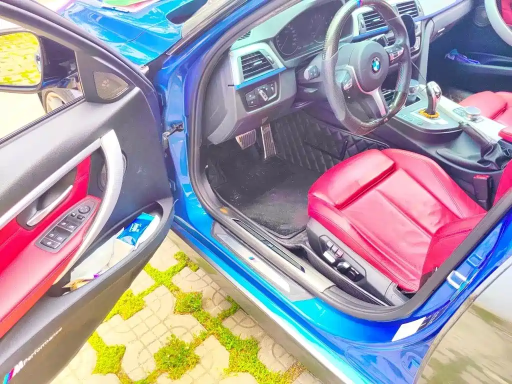 BMW 3 Series 2018 — фото 14