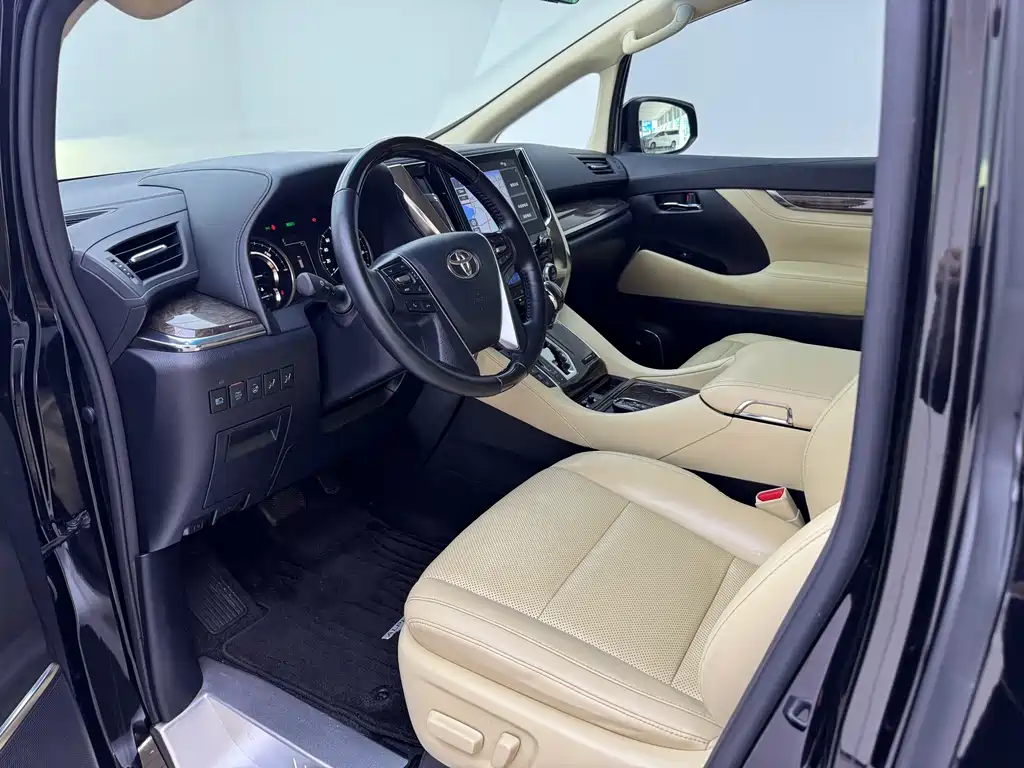 Toyota Alphard 2020 — фото 4