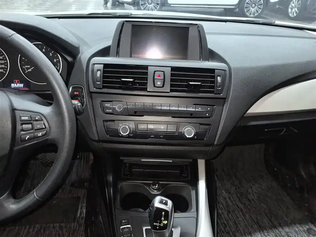 BMW 1 Series 2014 — фото 13