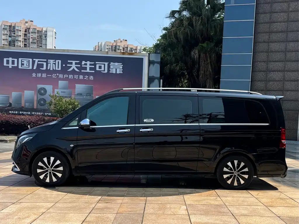 Mercedes-Benz Vito 2023 — фото 12
