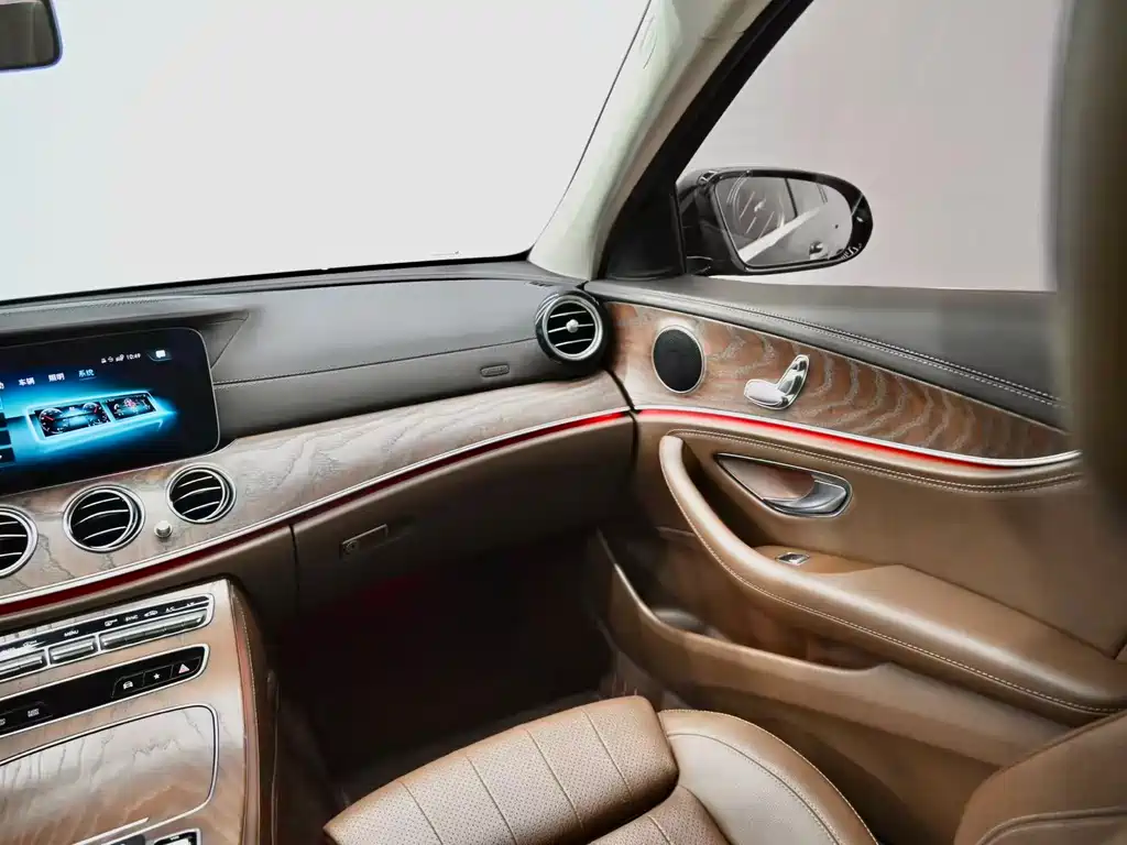 Mercedes-Benz E-Class 2023 — фото 36