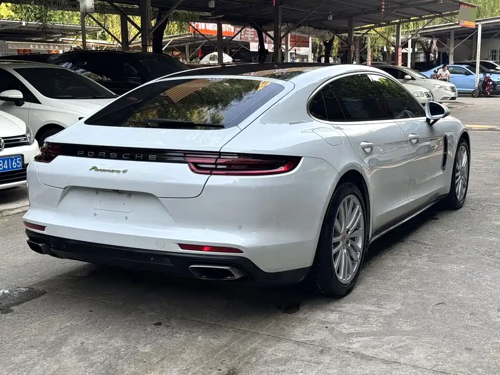 Porsche Panamera Hybrid 2018 — фото 8
