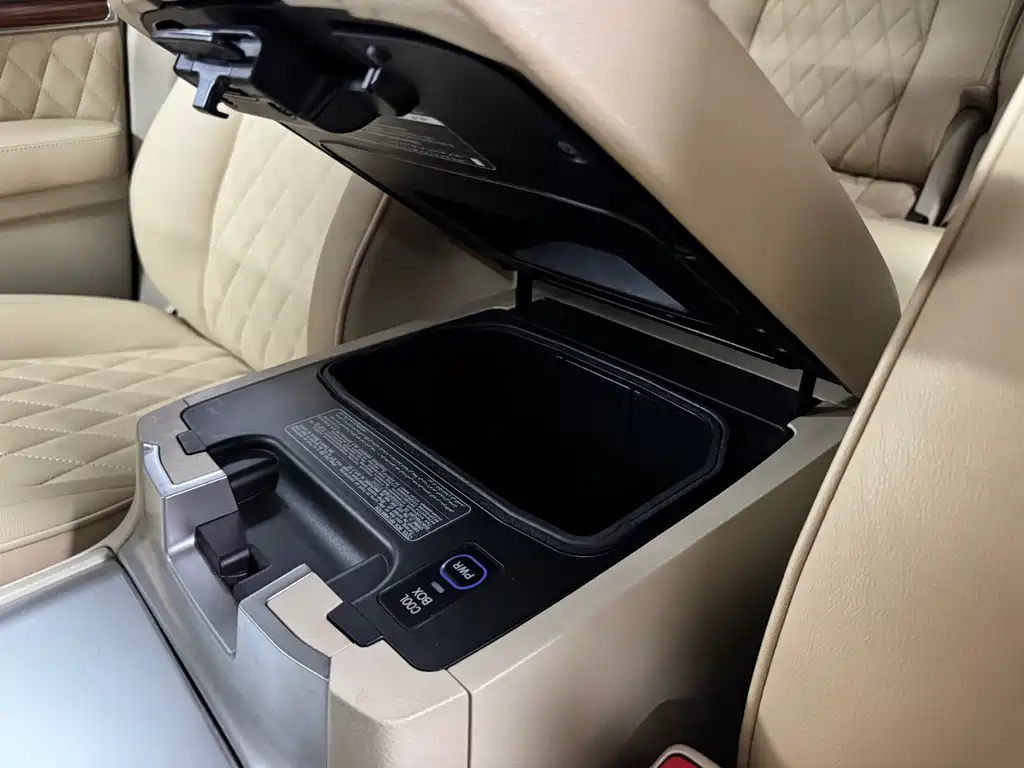 Toyota Land Cruiser 2018 — фото 11