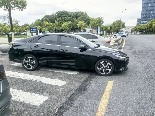 Hyundai Elantra 2021