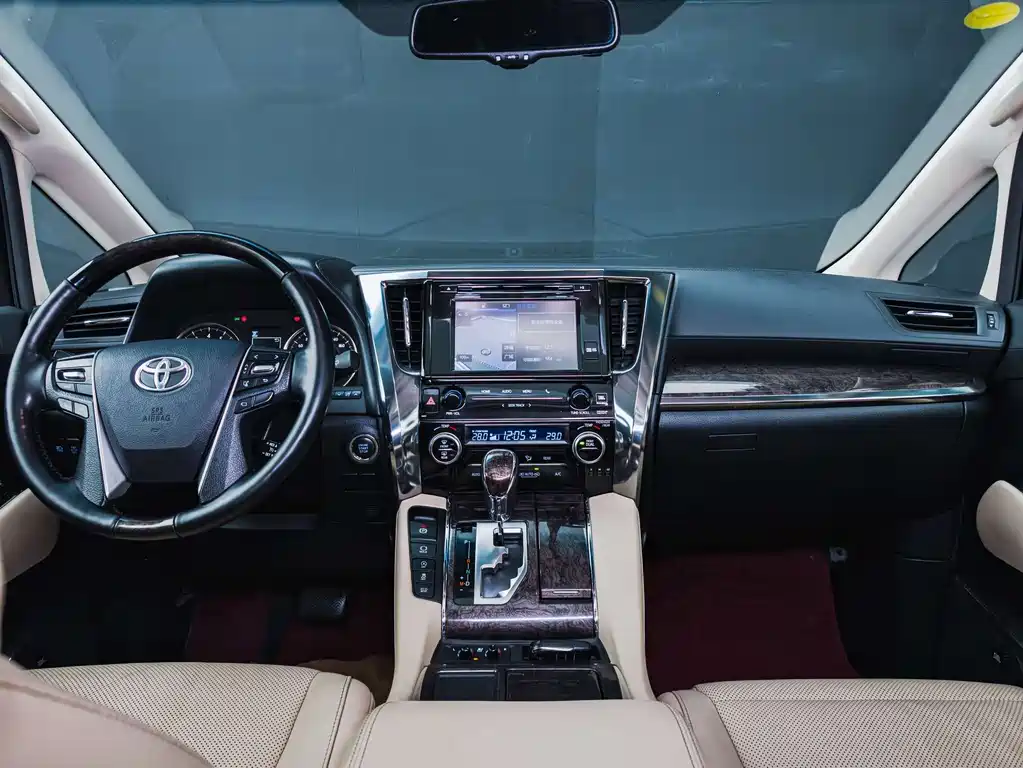 Toyota Alphard 2018 — фото 8