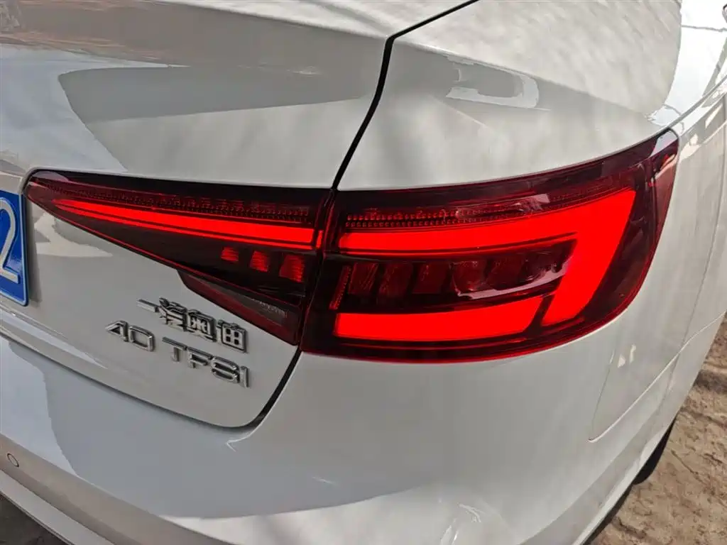 Audi A4L 2018 — фото 8