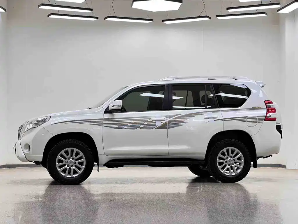 Toyota Prado 2017 — фото 30
