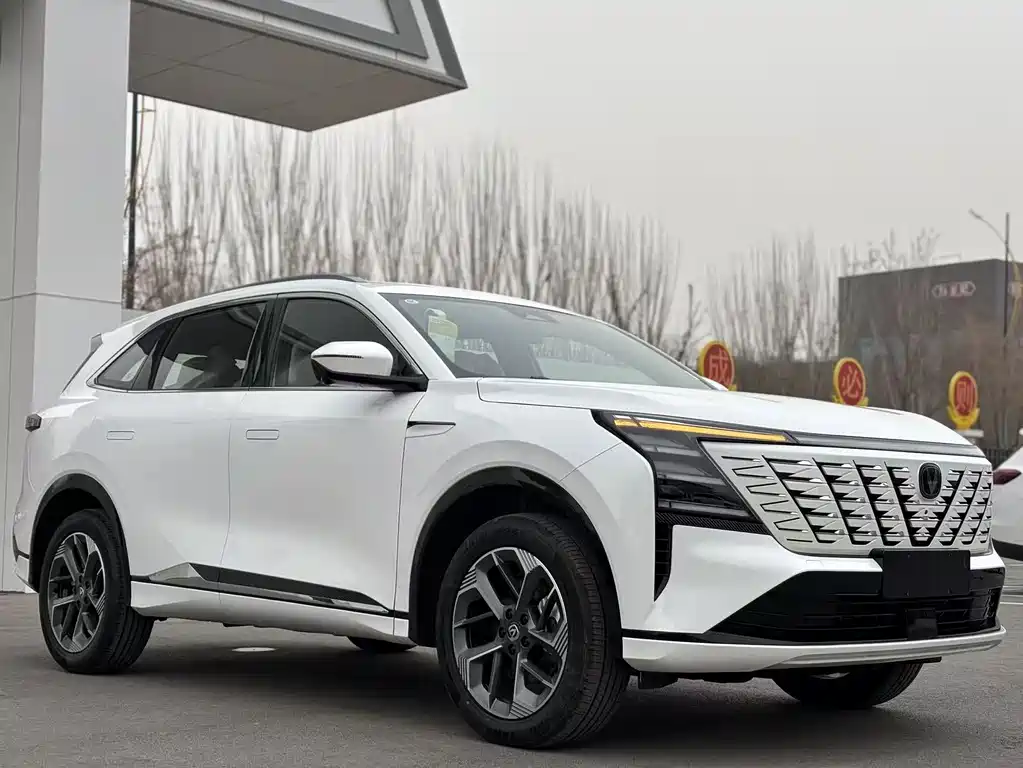 Changan CS75 PLUS 2026 — фото 3