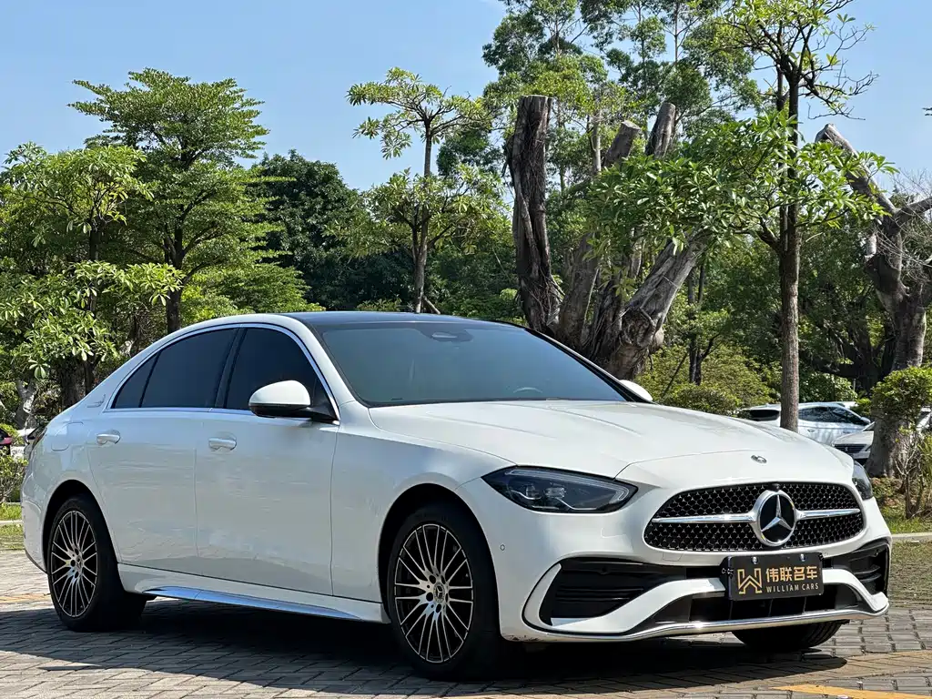 Mercedes-Benz C-Class 2025 — фото 3