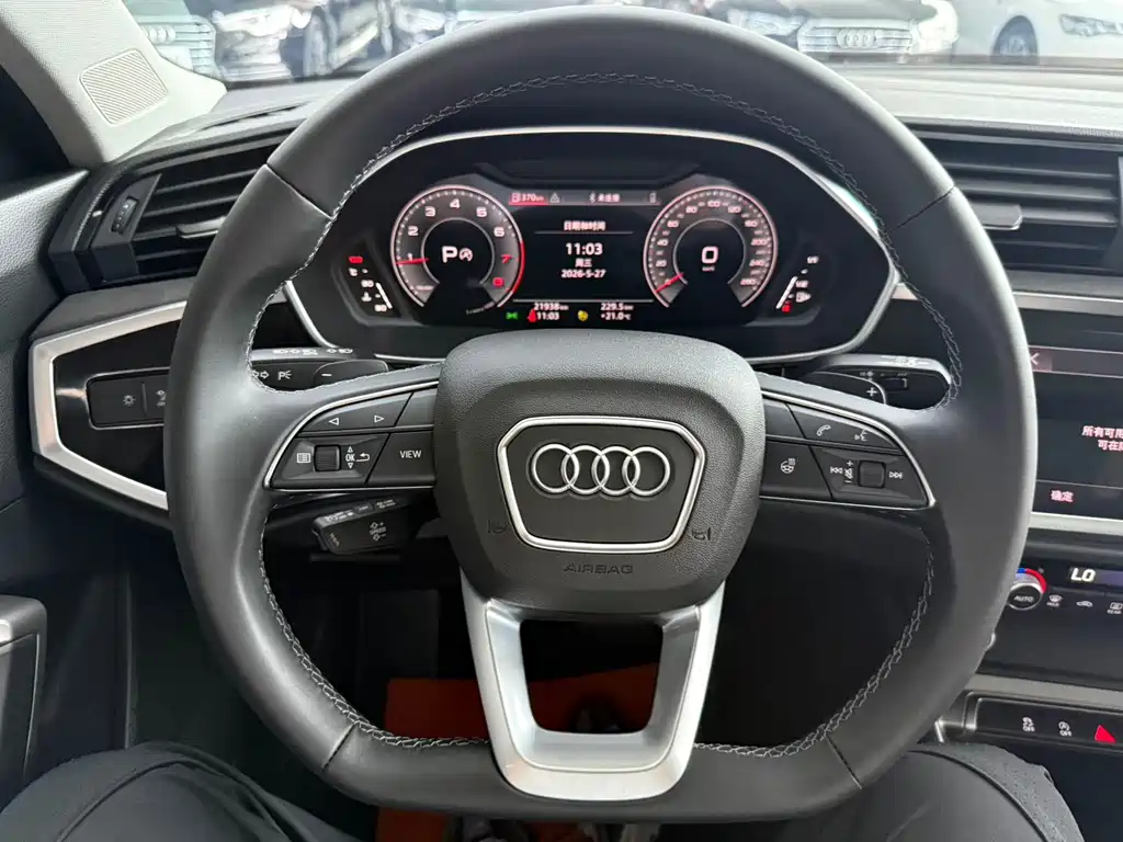 Audi Q3 2023 — фото 14