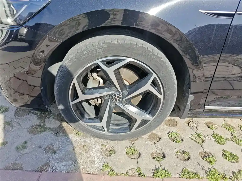 Volkswagen Passat 2023 — фото 23