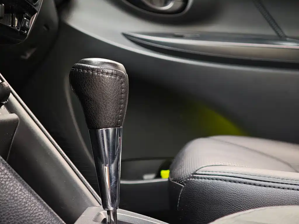 Toyota Yaris L 2019 — фото 16