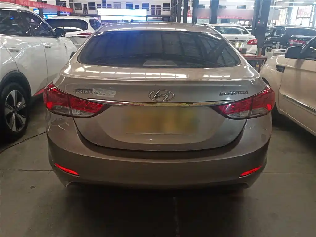 Hyundai Elantra Langdong 2015 — фото 6