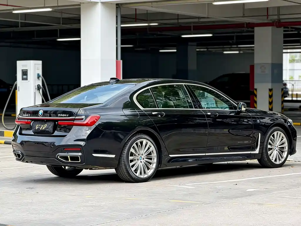 BMW 7 Series 2016 — фото 9