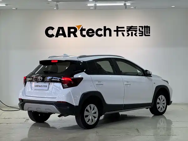 Toyota Yaris L 2022