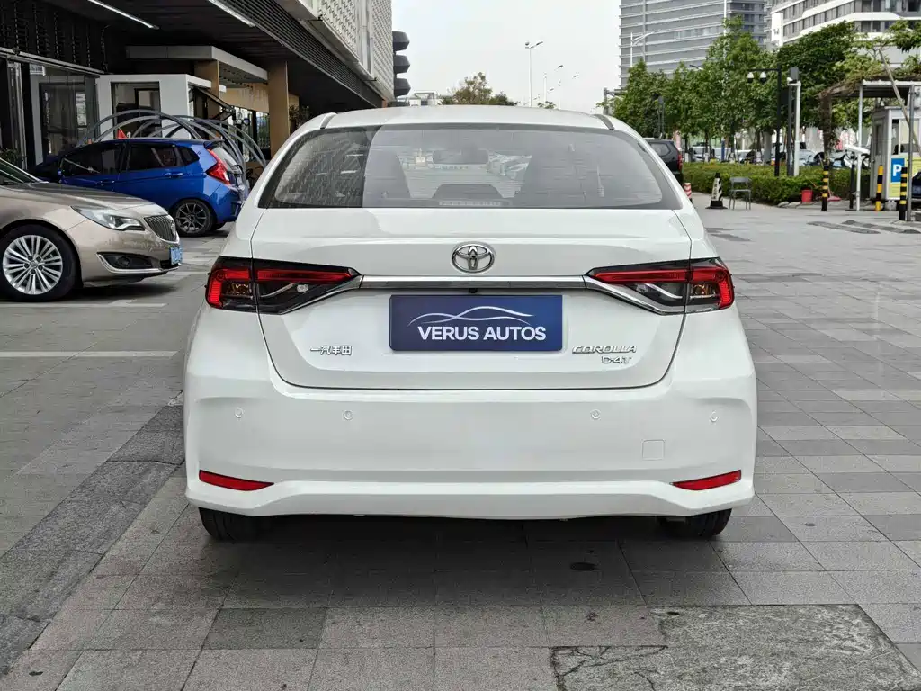 Toyota Corolla 2023 — фото 13