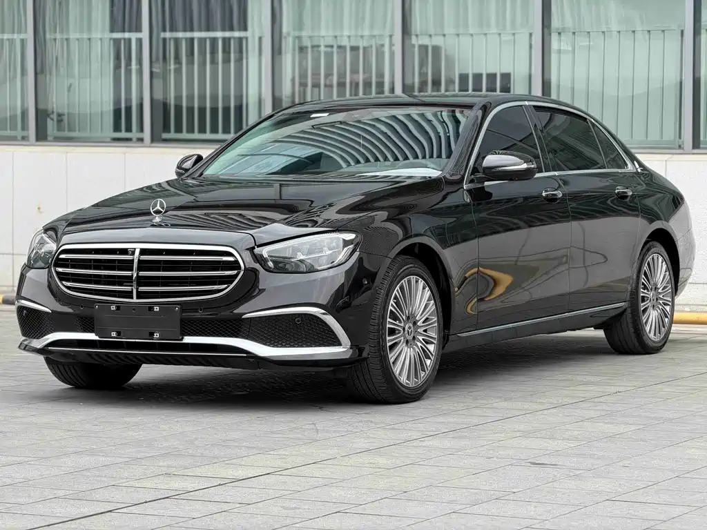 Mercedes-Benz E-Class 2023 — фото 1