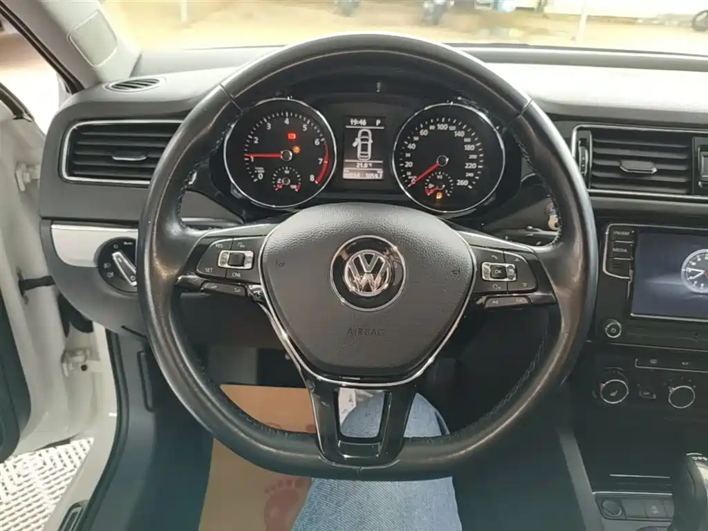 Volkswagen Sagitar 2017 — фото 11