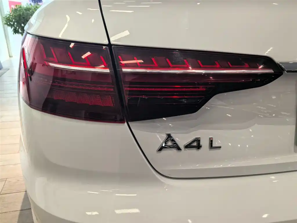 Audi A4L 2021 — фото 16