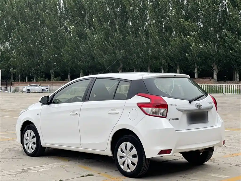 Toyota Yaris L 2016 — фото 25